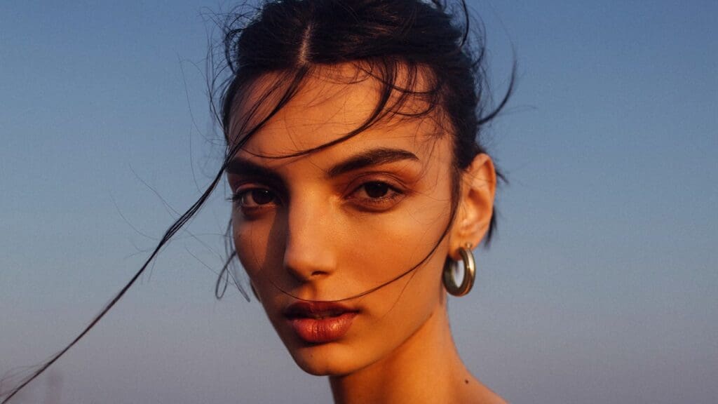 How To Use Contrast Makeup Theory To Harmonize Your Beauty Look